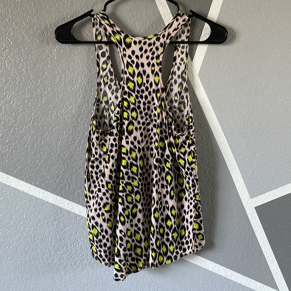 Divided | H&M Tank - Picture 3 of 5